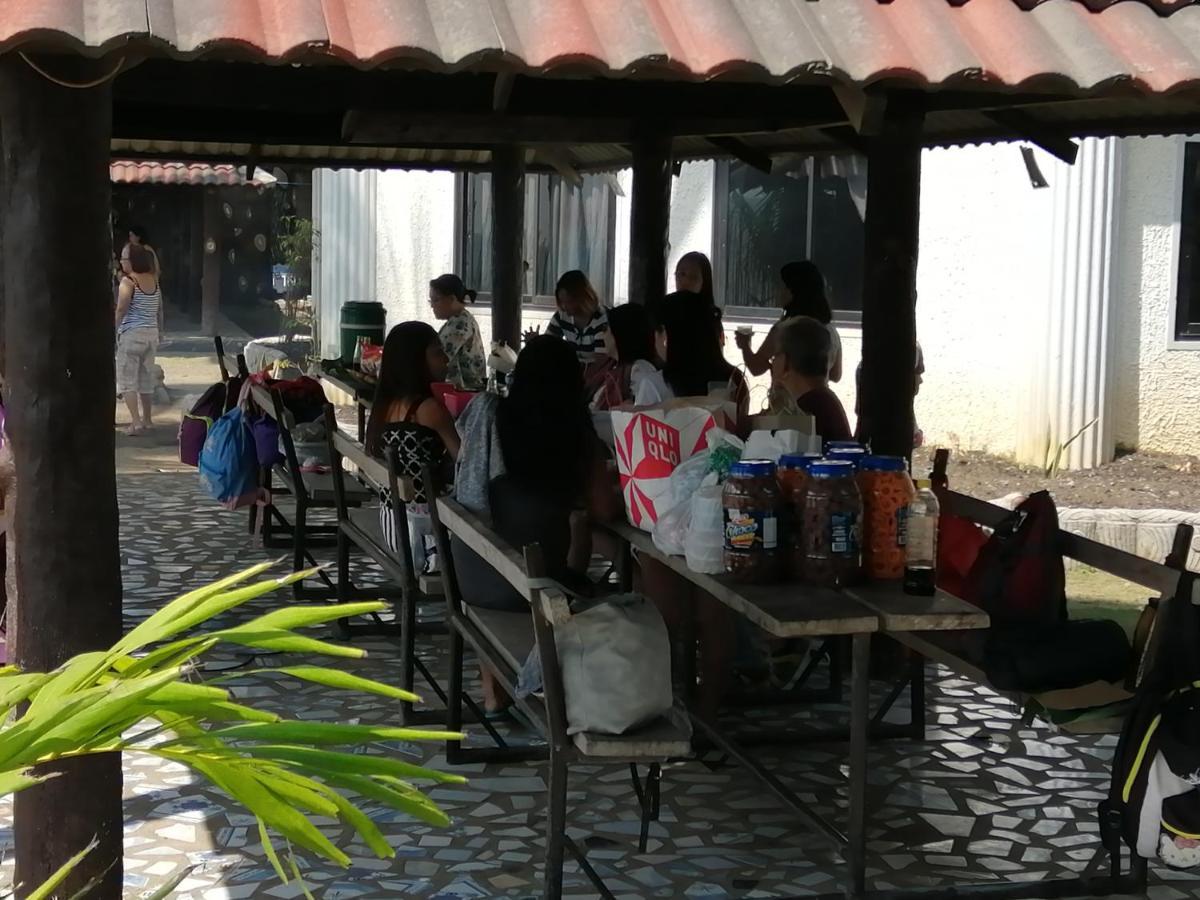 Seasun Beach Resort & Hotel Lucapon ภายนอก รูปภาพ